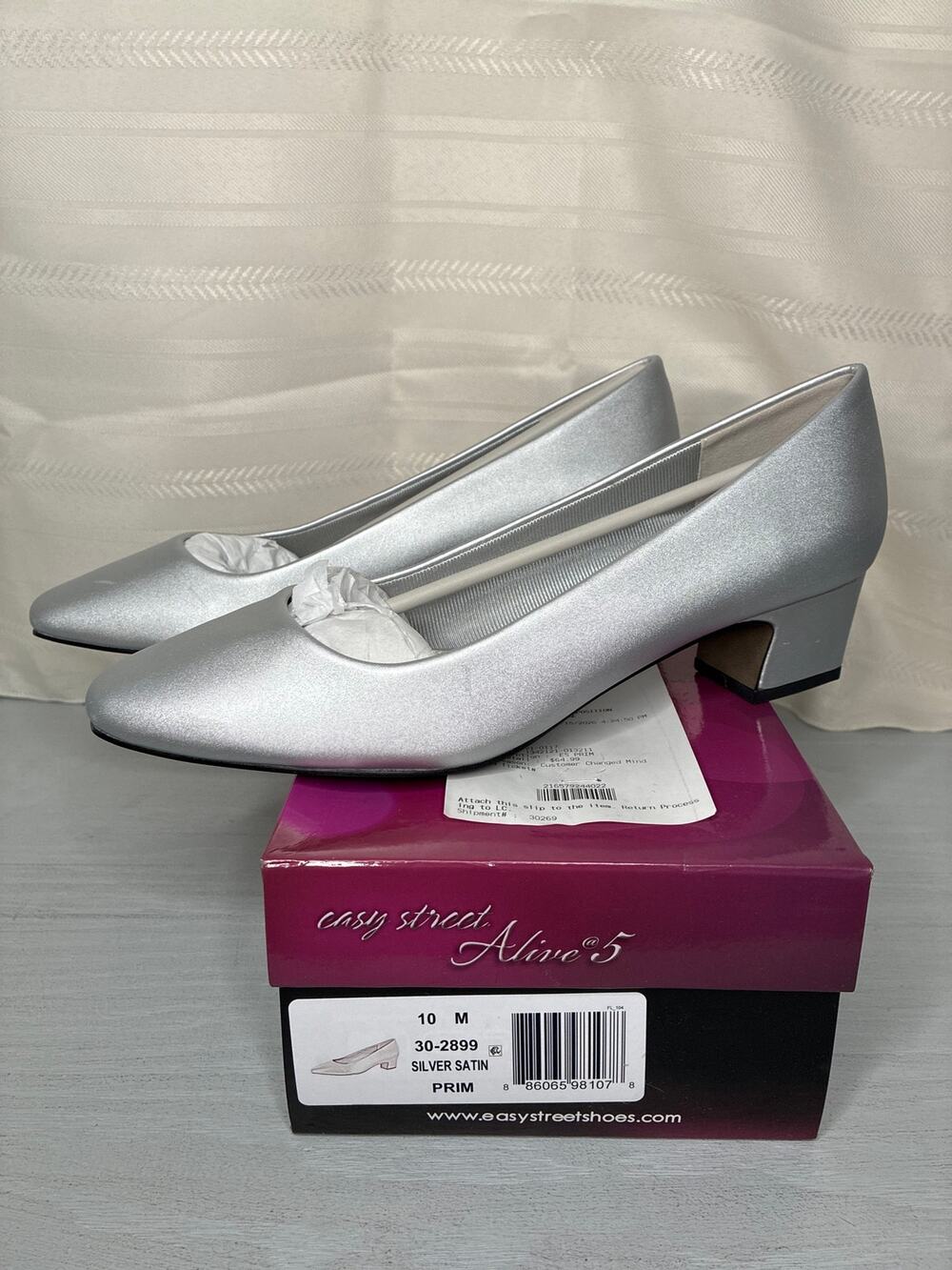 Easy Street Prim Kitten Heel Pumps Silver Satin Womens Size 10